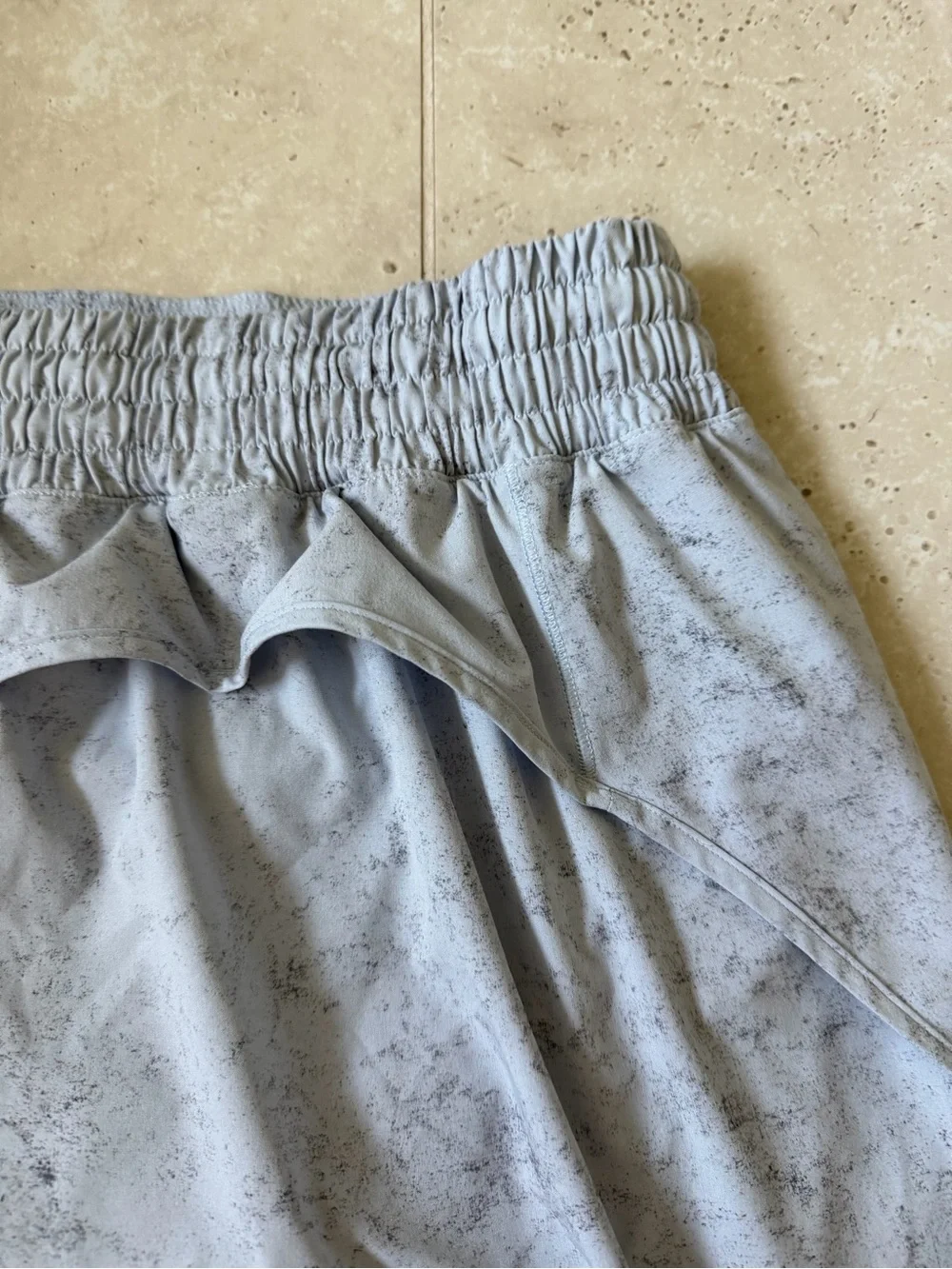 lululemon athletica Light Gray Speckled High-Low Athletic Skirt